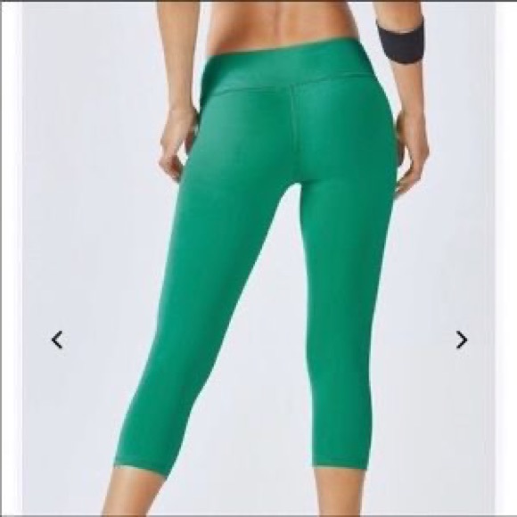 Fabletics Solar crop leggings - Picture 2 of 4